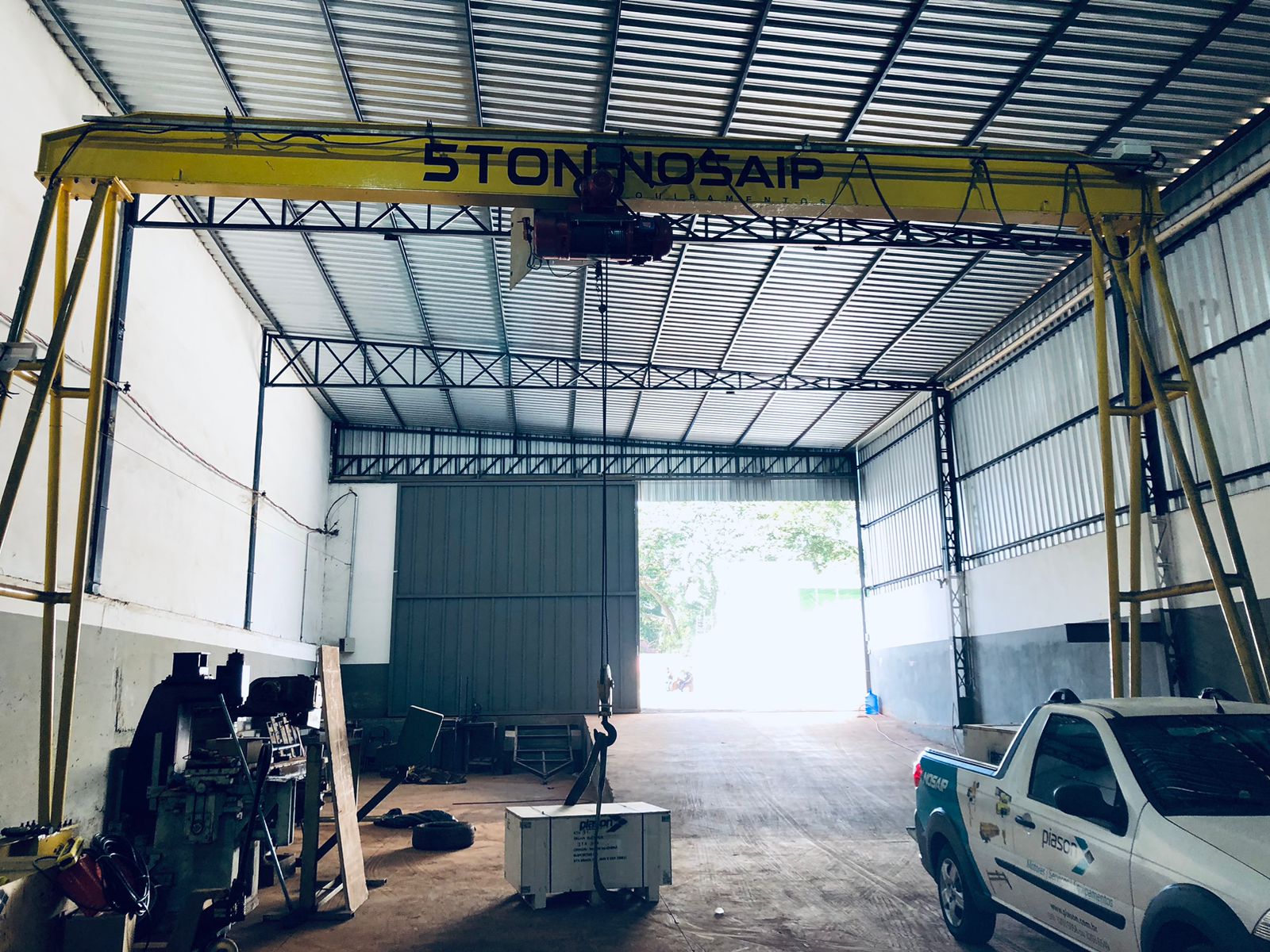 PÓRTICO MOTORIZADO 5 TON X 9 MTS VÃO X 6 MTS ALT – NOSAIP – 220V